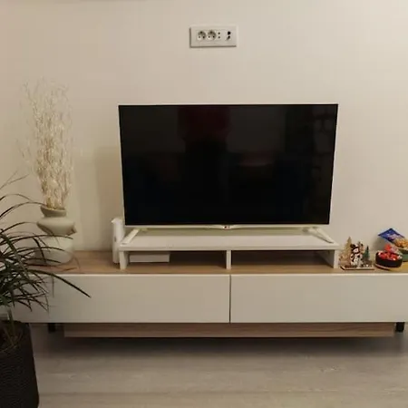Dumi Sky Studio - Near Iancului Metro & National Arena Apartment *