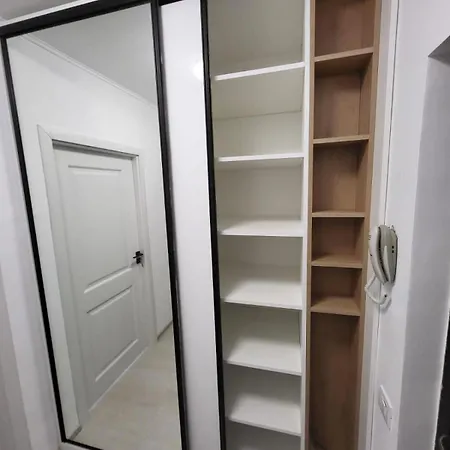 Apartment Dumi Sky Studio - Near Iancului Metro & National Arena *