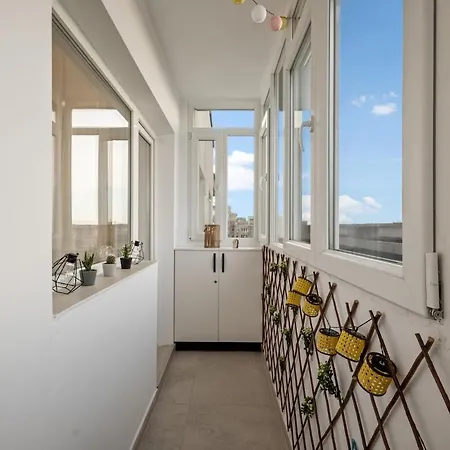 Dumi Sky Studio - Near Iancului Metro & National Arena