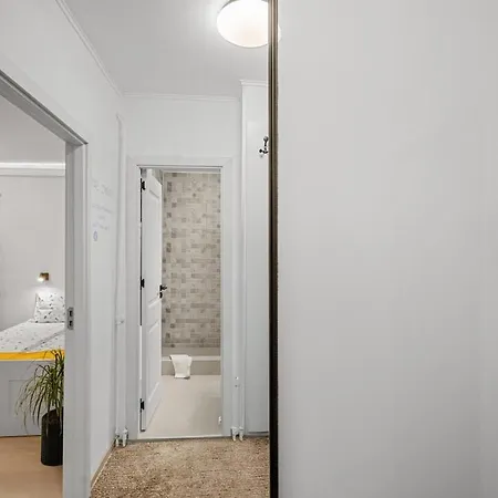 Dumi Sky Studio - Near Iancului Metro & National Arena *