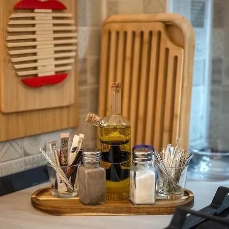 Apartment Dumi Sky Studio - Near Iancului Metro & National Arena *