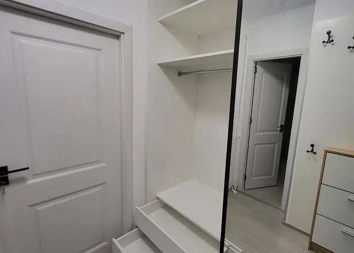 Dumi Sky Appartement Boekarest